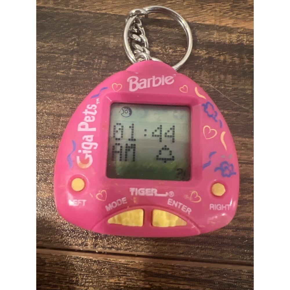 Vintage Barbie Giga Pets Precious Kitty Pink Virtual Pet Keychain